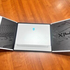 2024 Alienware x14 R2 14" QHD Gaming Laptop 13th Gen i7 16 GB RAM 1TB SSD RTX 40